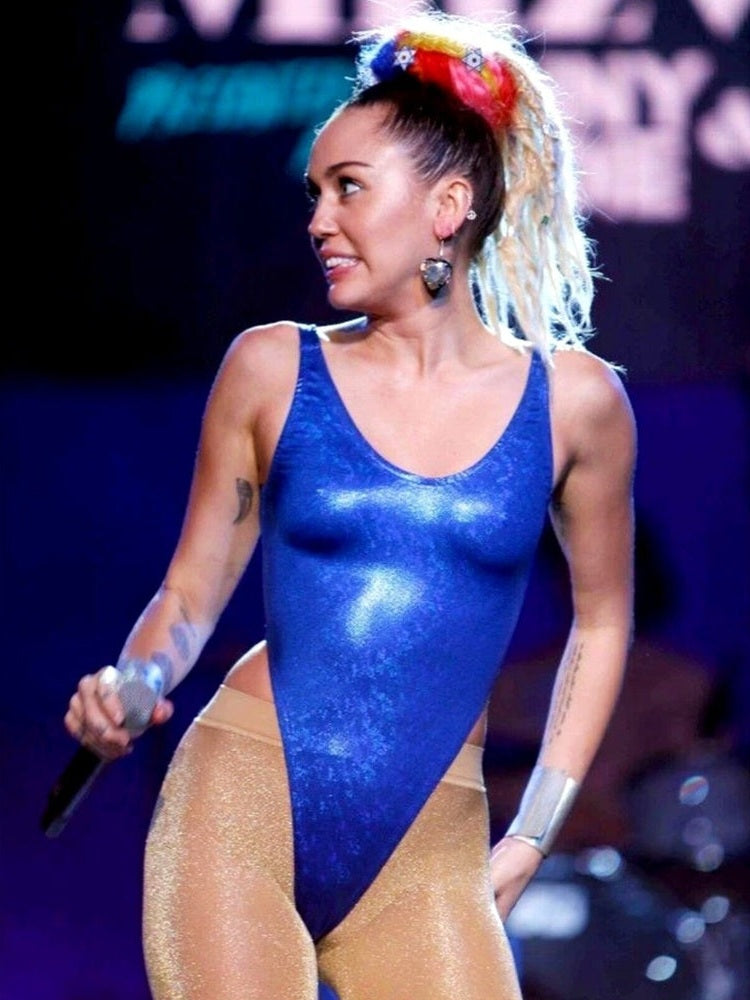 Miley Cyrus In 8.5 x 11 Candid Color Photograph Art Print Photo Picture Collectibles:Photographic Images:Photographs Style Your Walls